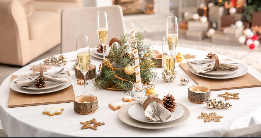 L’art de dresser une table de Noël élégante : simple, chaleureuse, inoubliable