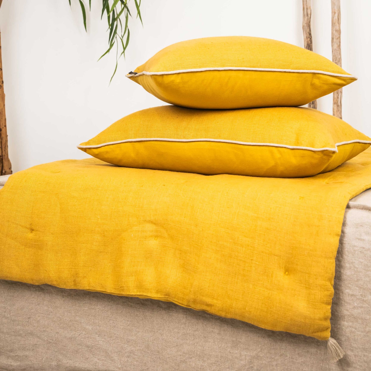 COUSSIN LINO 40X60 GOLDEN