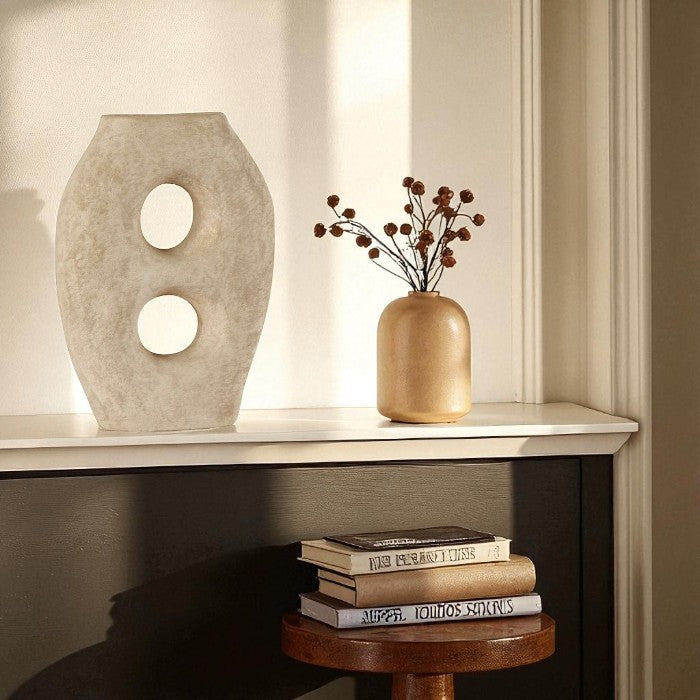 Vase en terre cuite ajouré  coloris argile 20x8xH27 cm